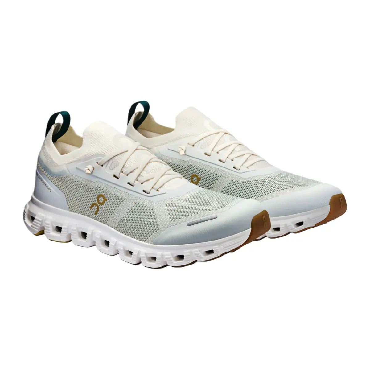Cloud 6 Versa Refined comfort made to move with you.