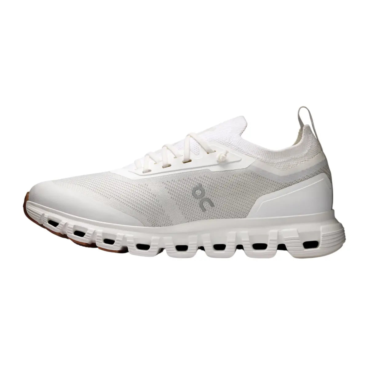 Cloud 6 Versa Refined comfort made to move with you.
